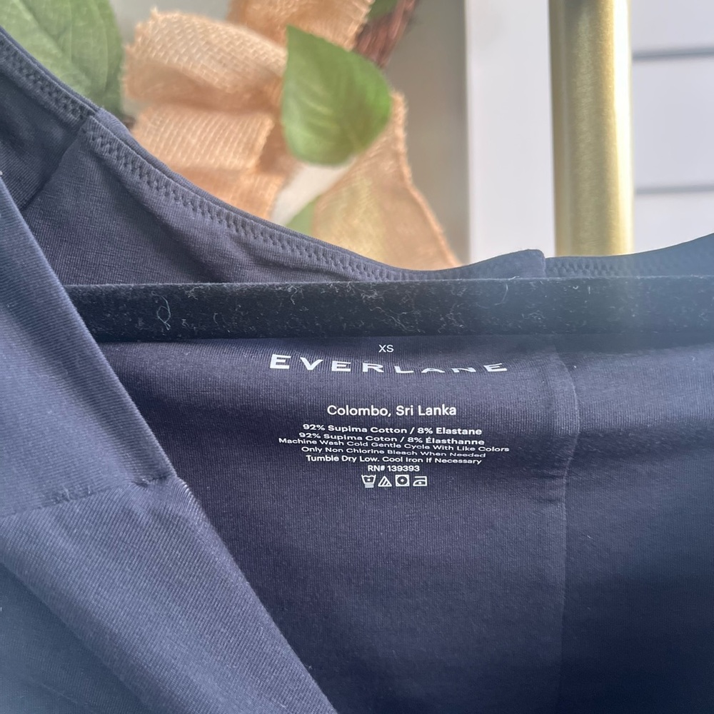 Everlane - Picture 3 of 8